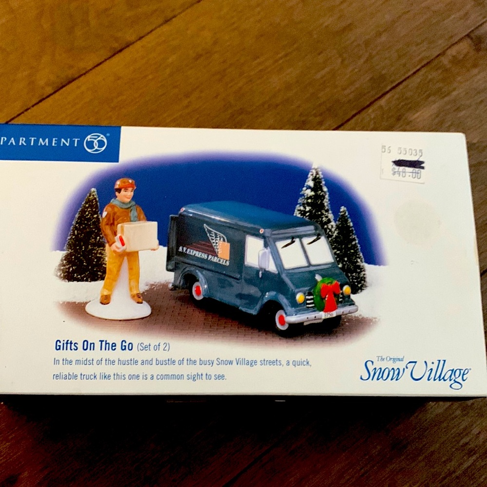 Department 56 Snow Village Gifts on the Go